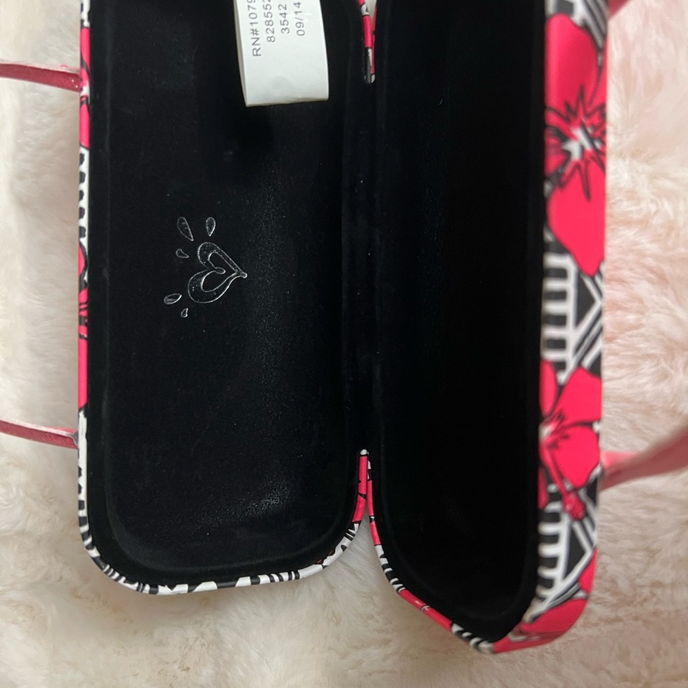 Justice sunglass case- initial K - Picture 4 of 6